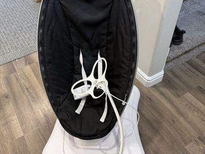 4moms MamaRoo Multi-Motion Baby Swing - Black/White