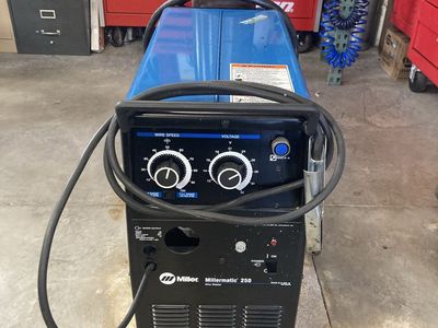 Miller Millermatic 250 Mig welder pkg like new
