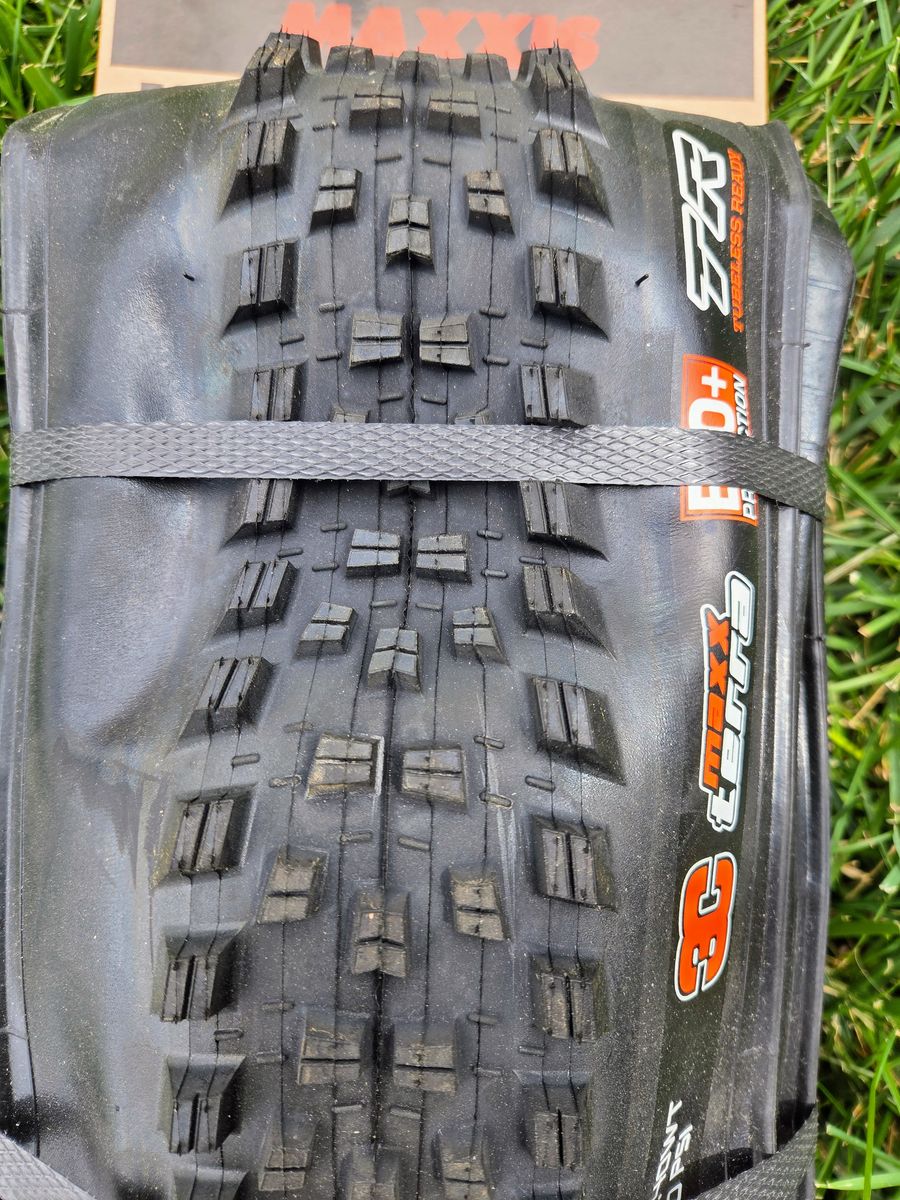 Main image 3