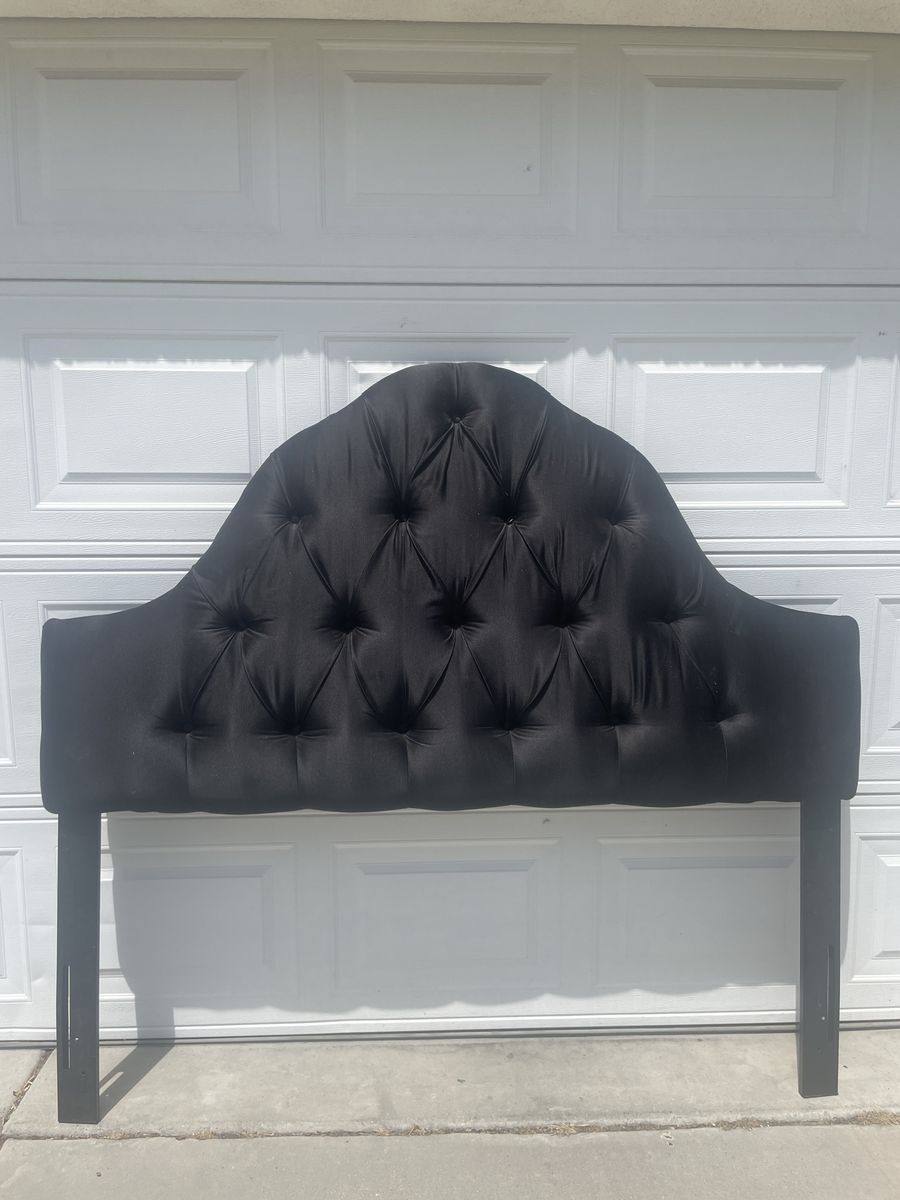Elegant Black Tufted Velvet Headboard - Full/Queen Size Bed Frame Mount