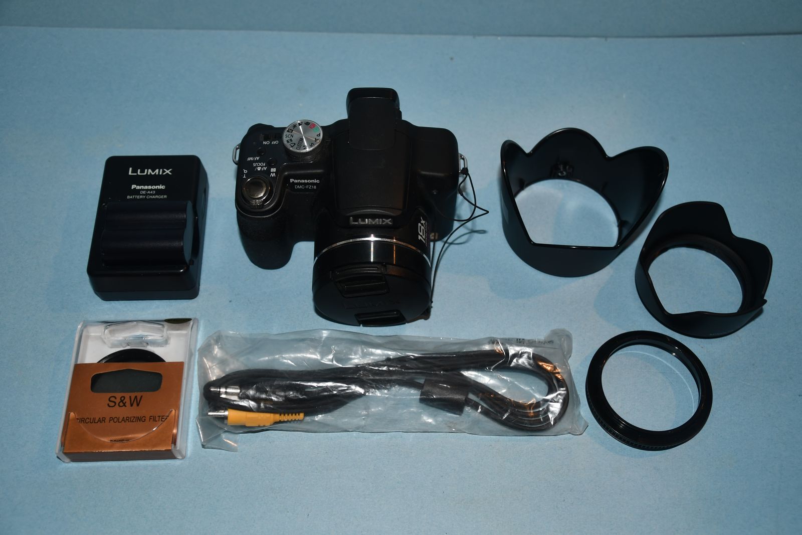 Panasonic Lumix FZ18 Leica DMC-FZ18 Digital Camera with battery and card, Open Box