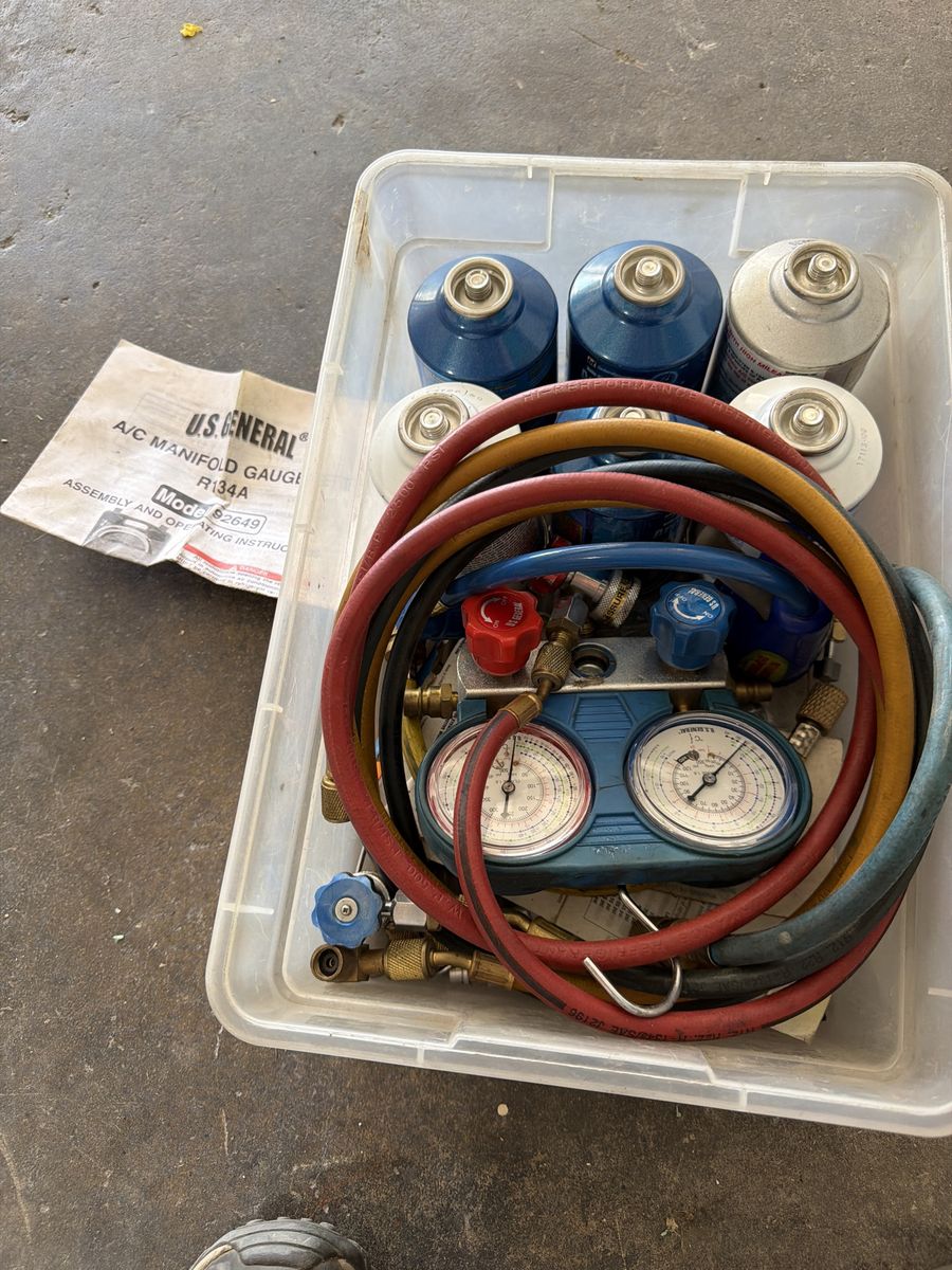 U.S. General Model 2649 R134A A/C Manifold Gauge Set with Hoses and Refrigerant Cans