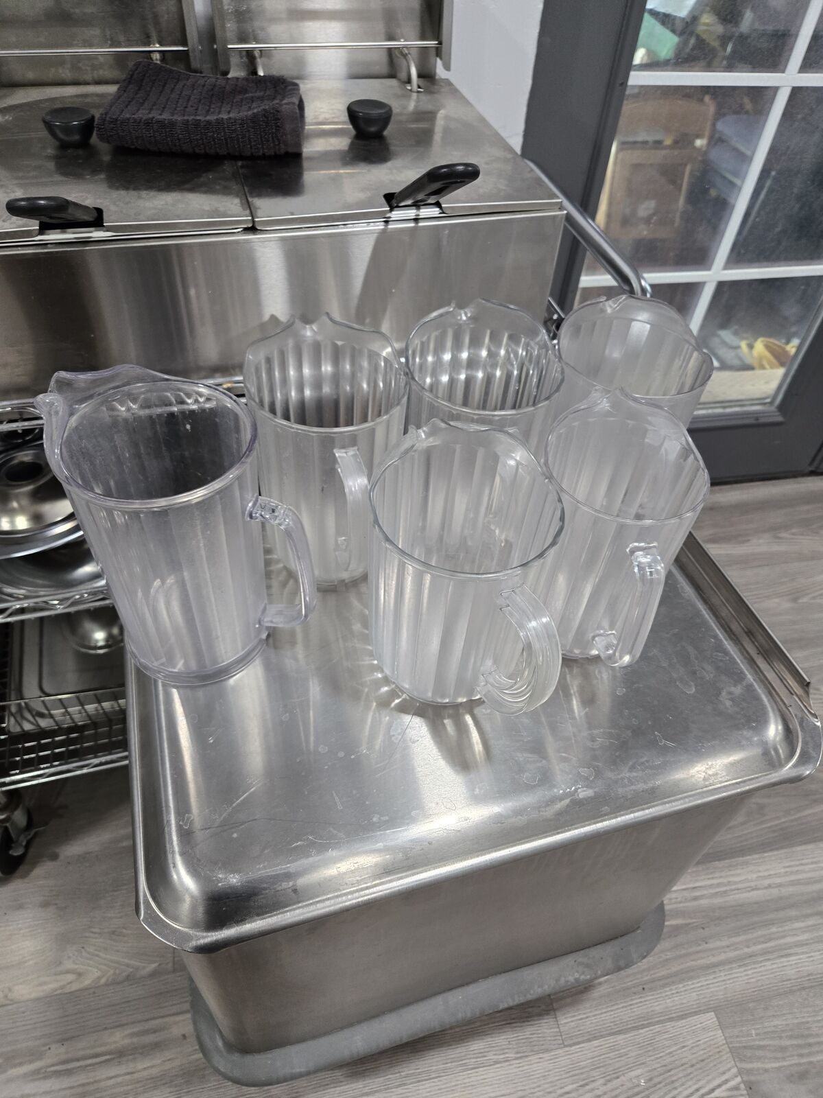 60oz Beverage Pitchers (6)