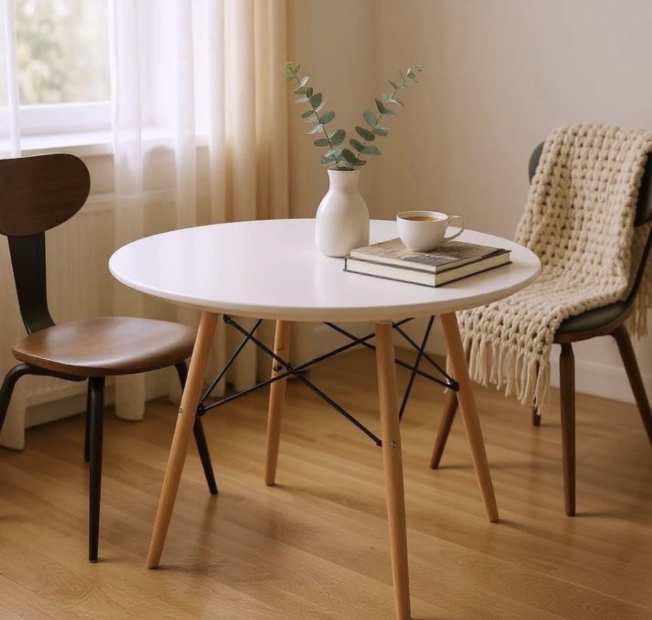 MCM Round Dining table