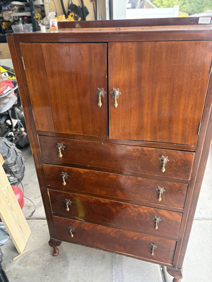 Dresser antique