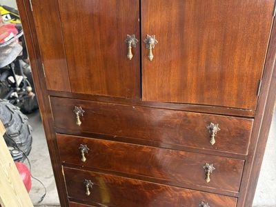 Dresser antique