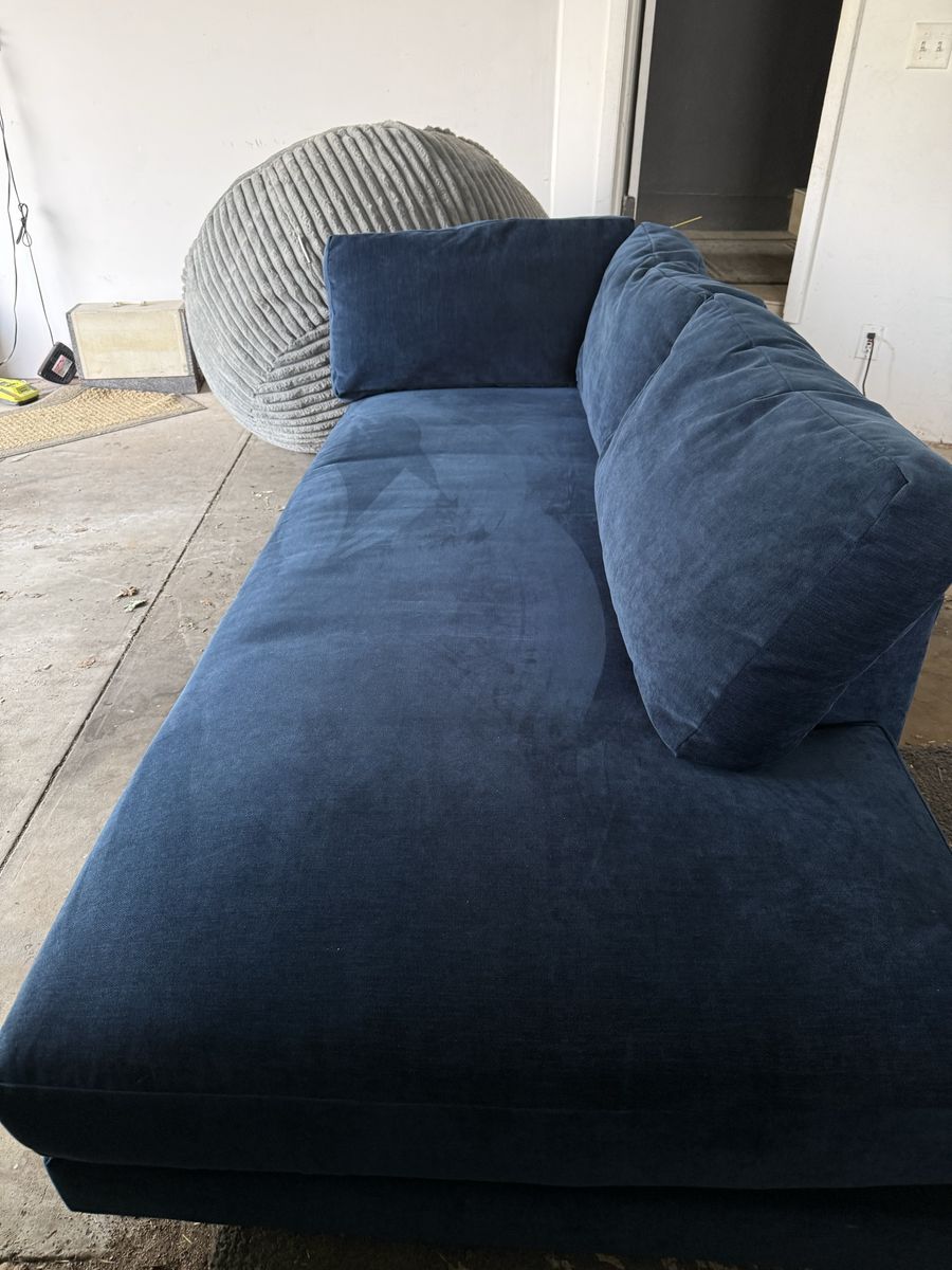 Awesome blue chaise lounge
