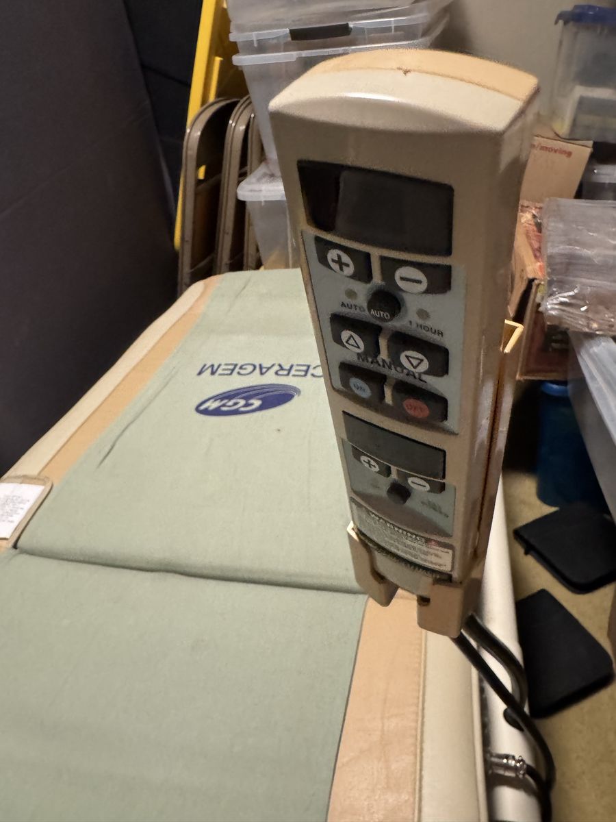 Ceragem CGM Thermal Massage Bed with Remote 
