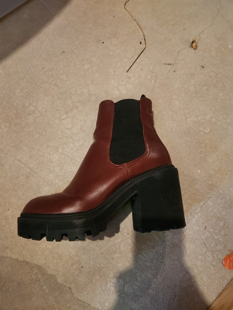 Urban Outfitters Platform Ankle Boots - US Size 8, Chunky Heel, Chelsea Style