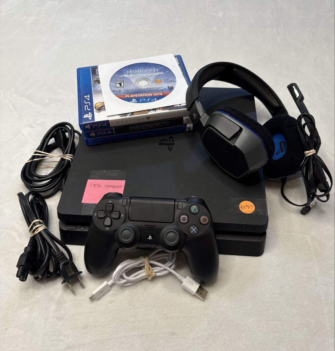 PS4 Slim Bundle