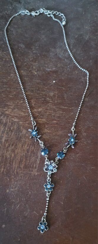 blue floral necklace