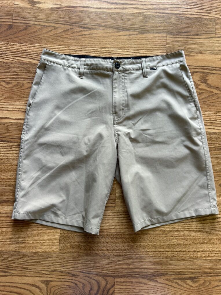 Hurley 9 Waist 34 Tan Golf Tech Shorts