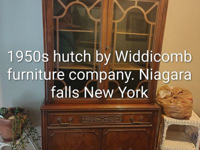 Moving sale (indoor)