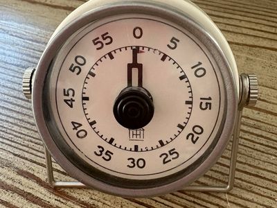 Vintage Mechanical 60-Minute Kitchen Interval Timer with Metal Stand