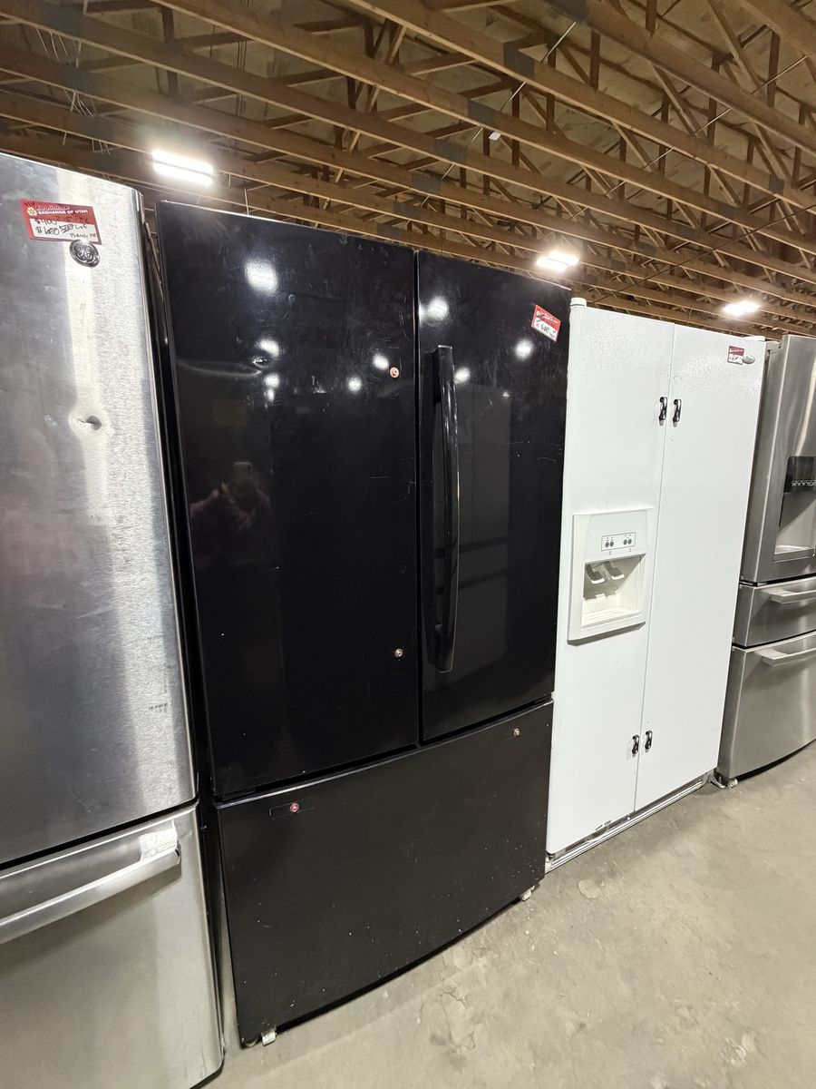 GOOD FOR GARAGE! WHIRLPOOL FRENCH DOOR FRIDGE