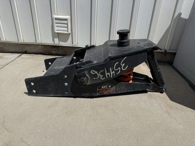 Curt Helux 5th wheel pin box