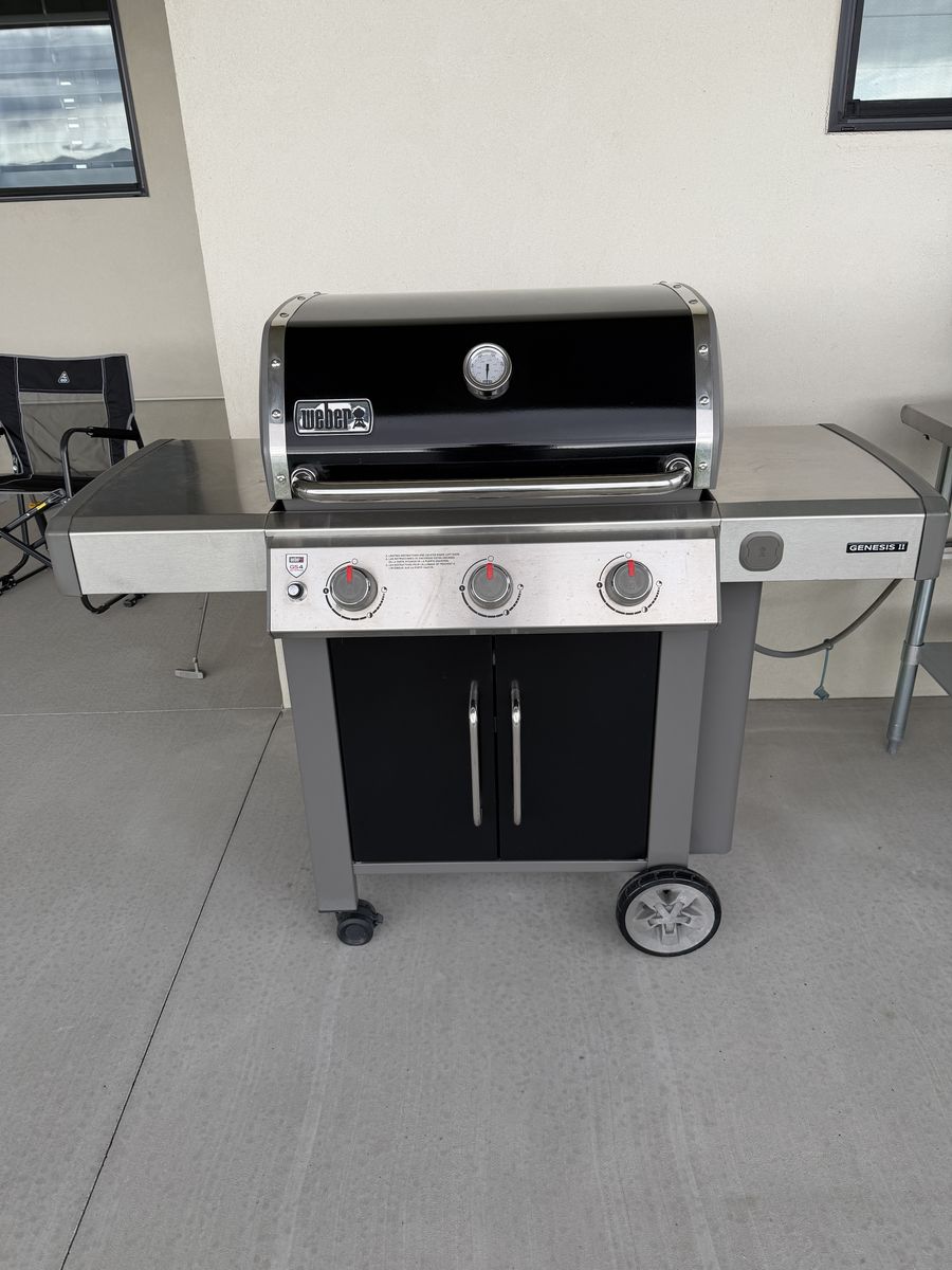 Weber Genesis II 3-Burner Natural Gas Grill