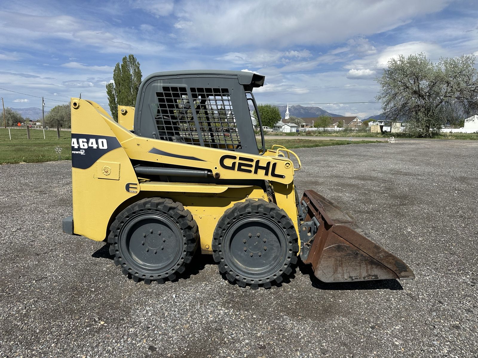Gehl 4640 Skid Steer Loader - 6387 Hours, Good Condition, Ready for Work