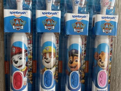 Lot Of 4 Nickelodeon Paw Patrol Toothbrush set