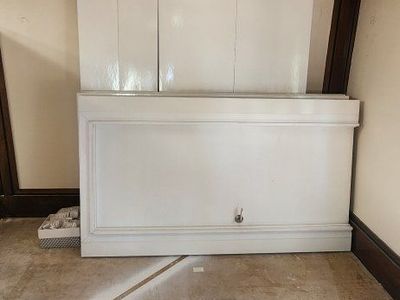 build a room deviders with a locking door