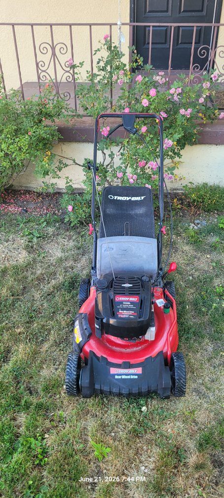 Troy-Bilt TB115   21" Rear Wheel Drive Gas Walk-Behind Push Lawn Mower w/ Bag