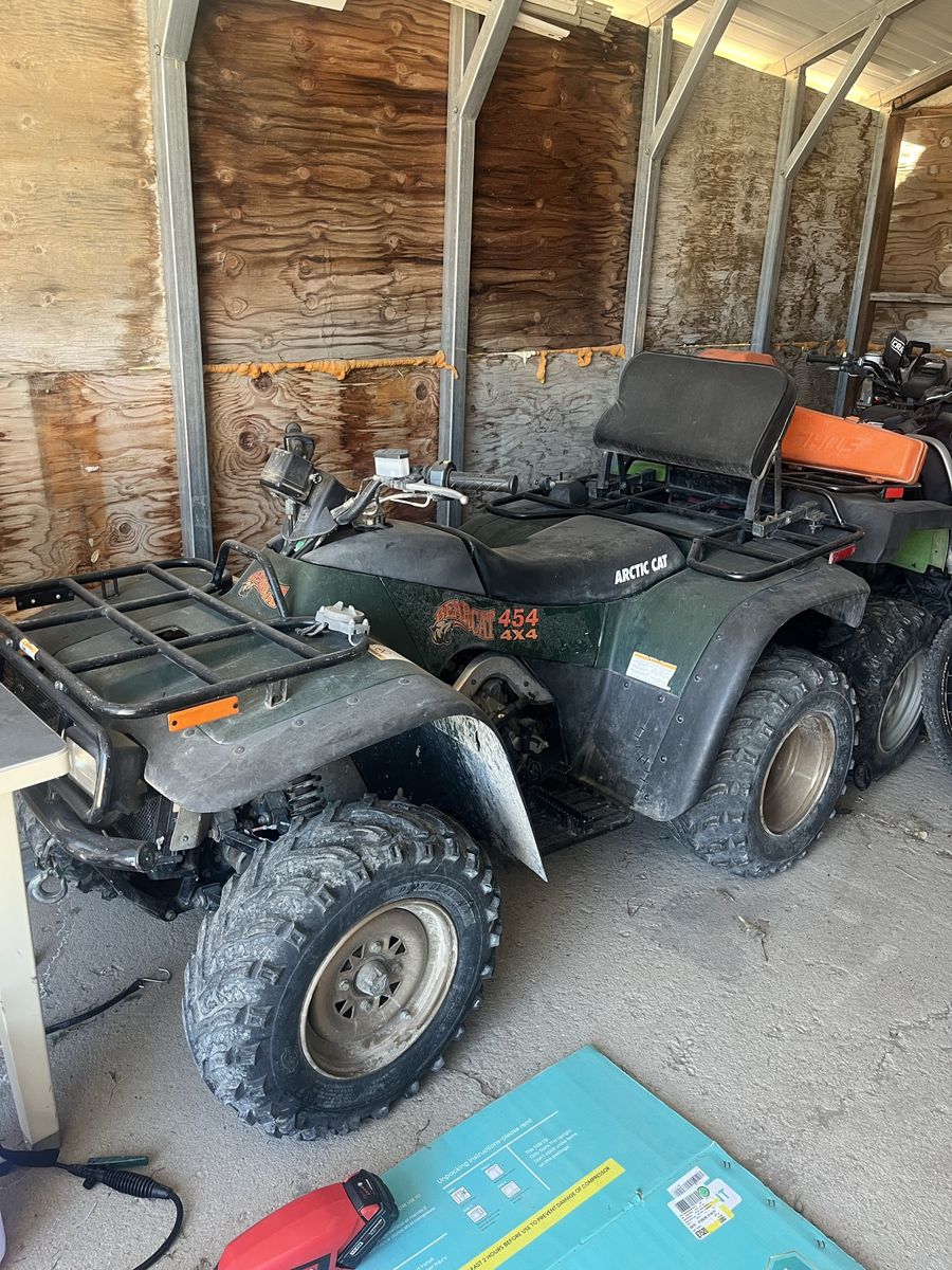 Arctic cat 454 and 400, 1990 XR 200