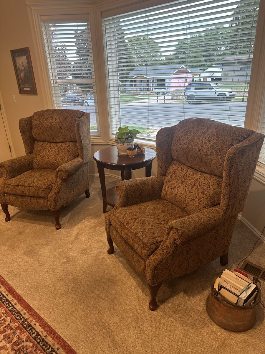 Recliner chairs 