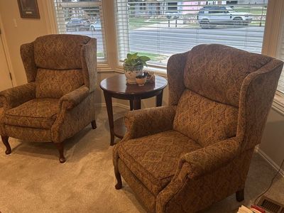 Recliner chairs