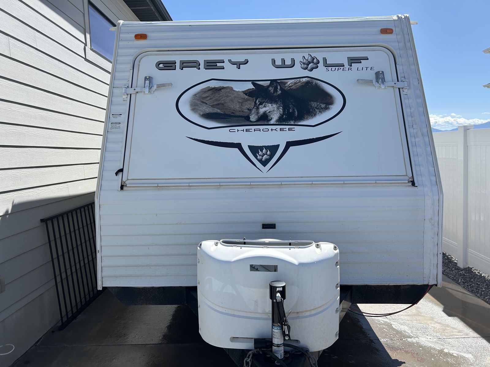 2010 Grey Wolf 21 Hybrid