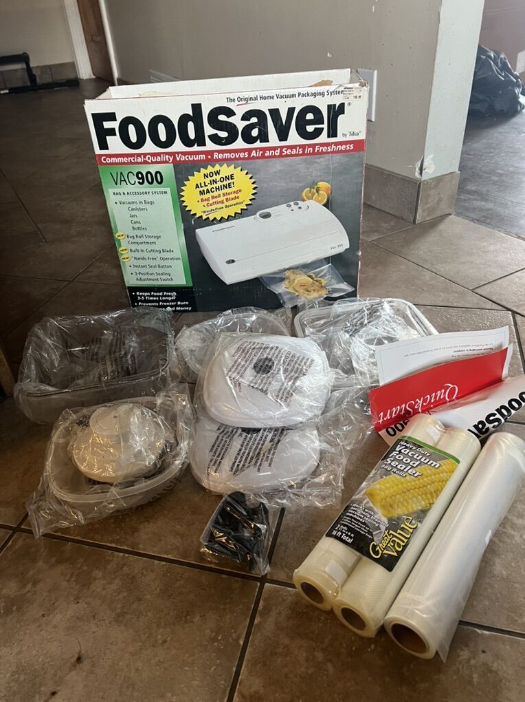 Food Saver Vac900 Sealer With Never Used Accesory
