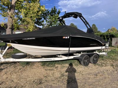 2021 Chaparral 23 Surf