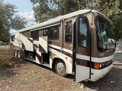1999 Monaco Signature Series Diesel Pusher Motorhome - 40ft, Cummins Engine, Allison Transmission 99k