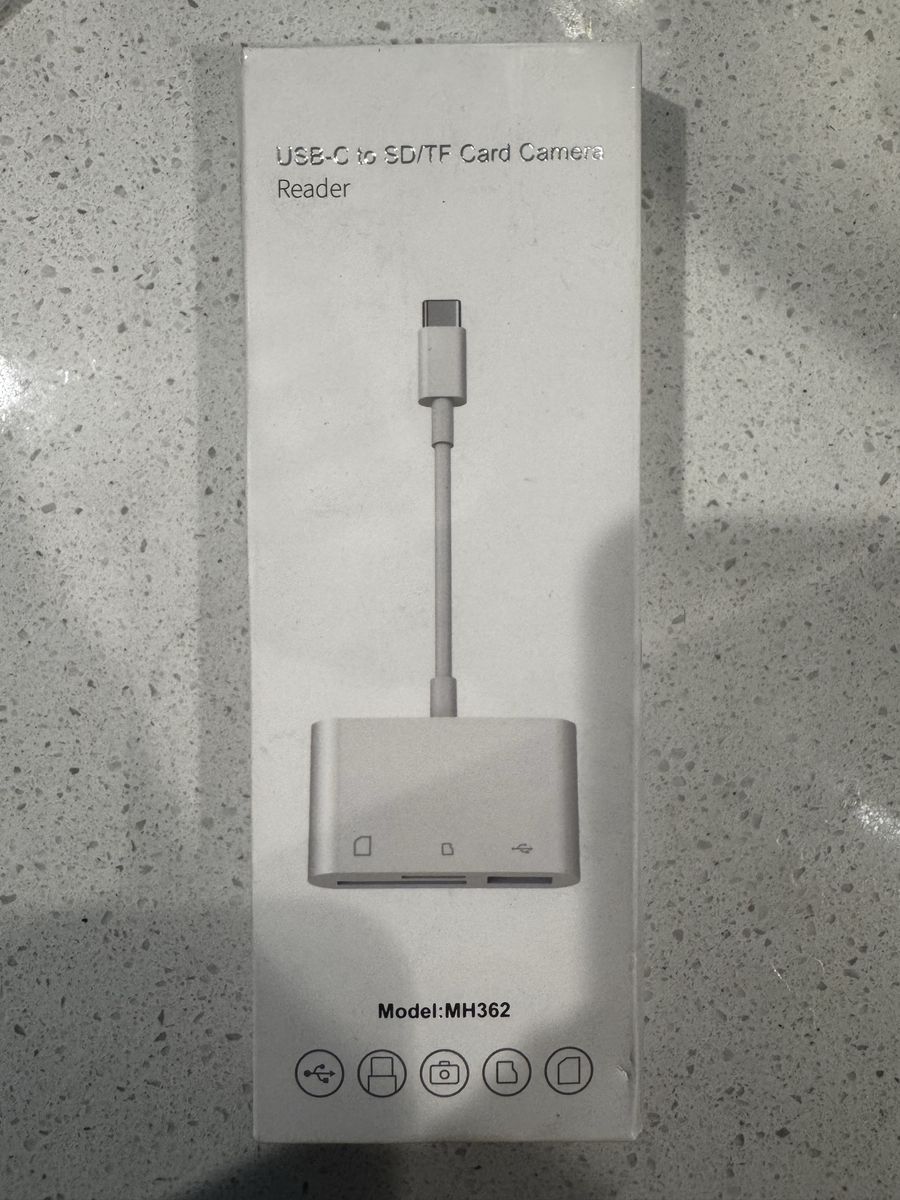 USB-C to SD/TF Card Camera Reader Model MH326
