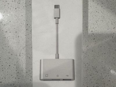 USB-C to SD/TF Card Camera Reader Model MH326
