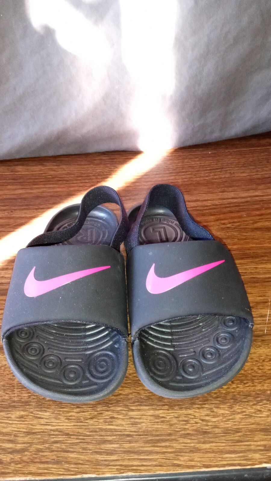 Nike kawa slide soccer sandals toddler size 8.5