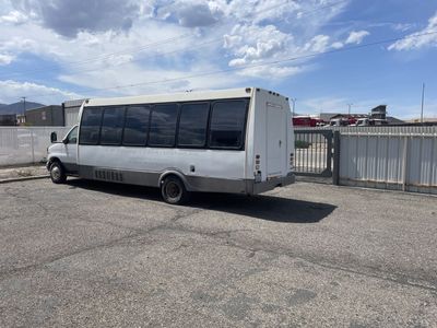 2001 Ford E-450 Federal Coach Passenger Bus