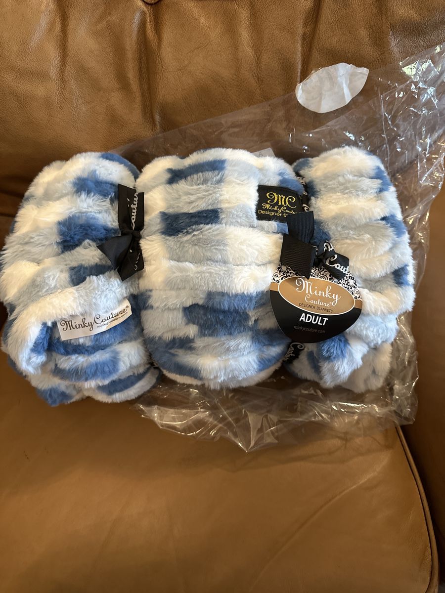 New Minkey Couture Adult Blanket