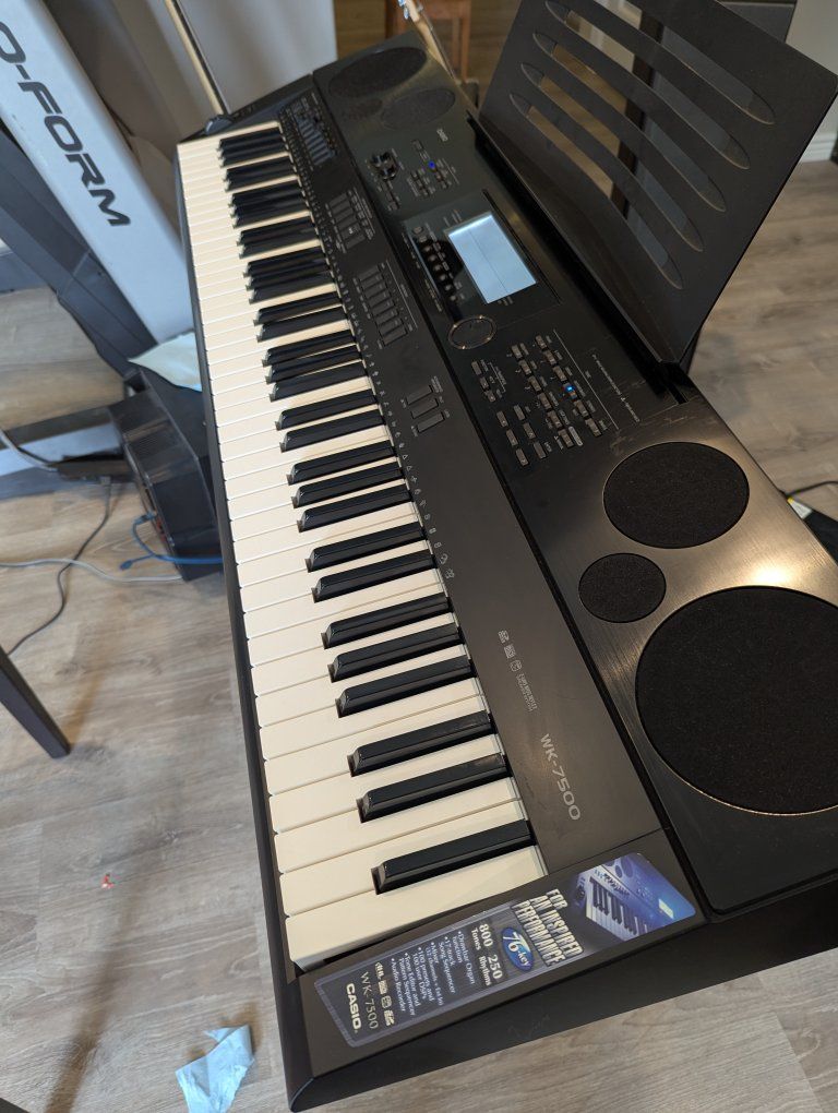Casio WK-7500 76-Key Workstation Keyboard with Canvas Case