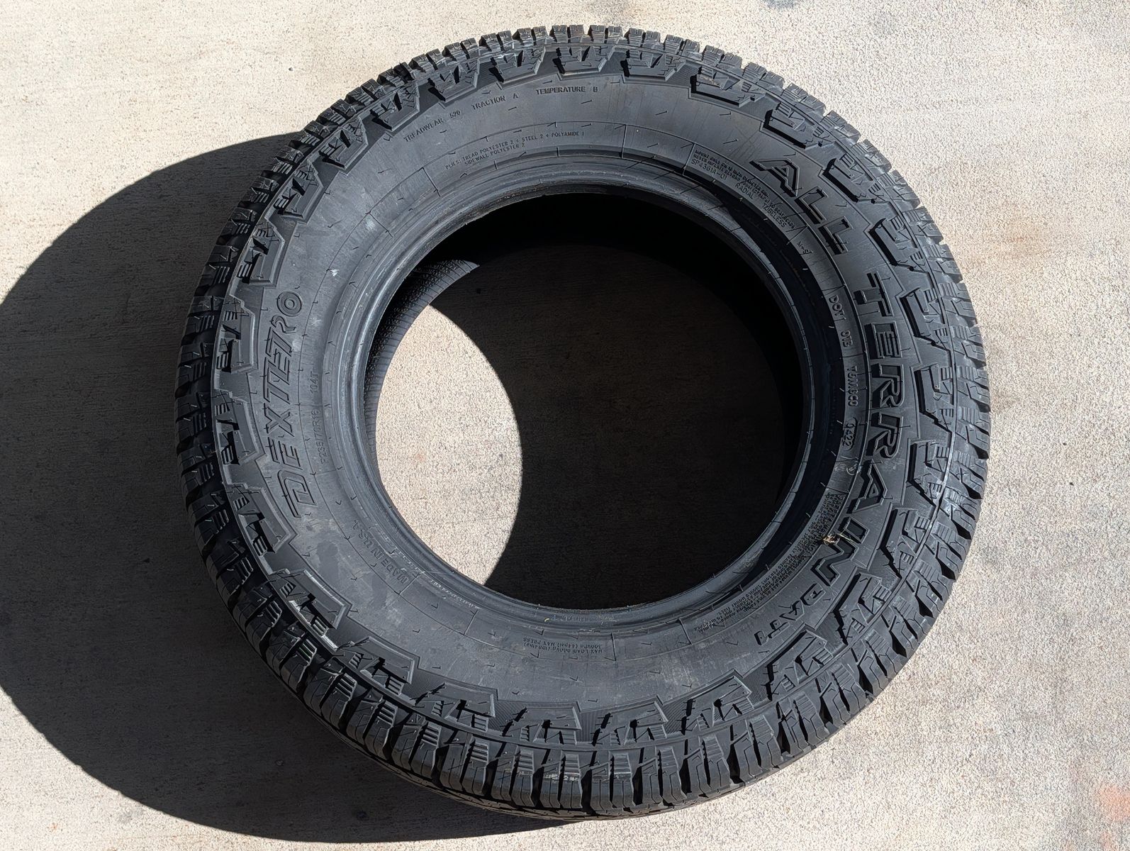 Dextero All Terrain DAT1 P235/70R16 104T Tire