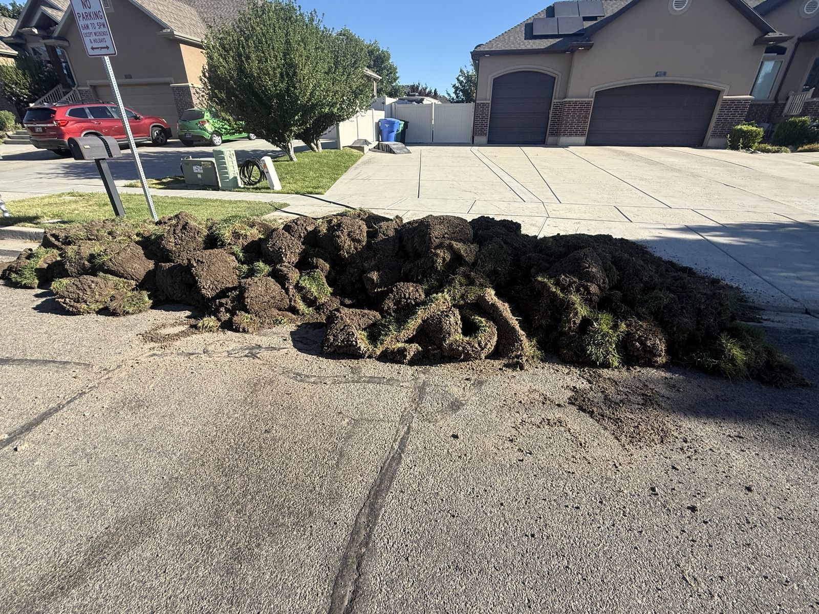 Free Kentucky Blue Grass Sod - 550 sq ft for Fill or Relaying, ~2.5" Depth