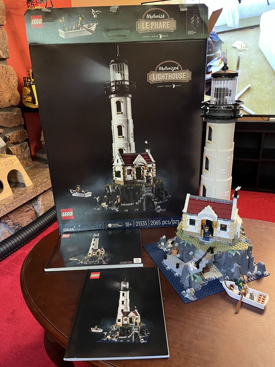LEGO Ideas Motorized Lighthouse Set 21335 - Complete with Box & Manuals