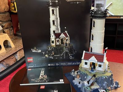 LEGO Ideas Motorized Lighthouse Set 21335 - Complete with Box & Manuals