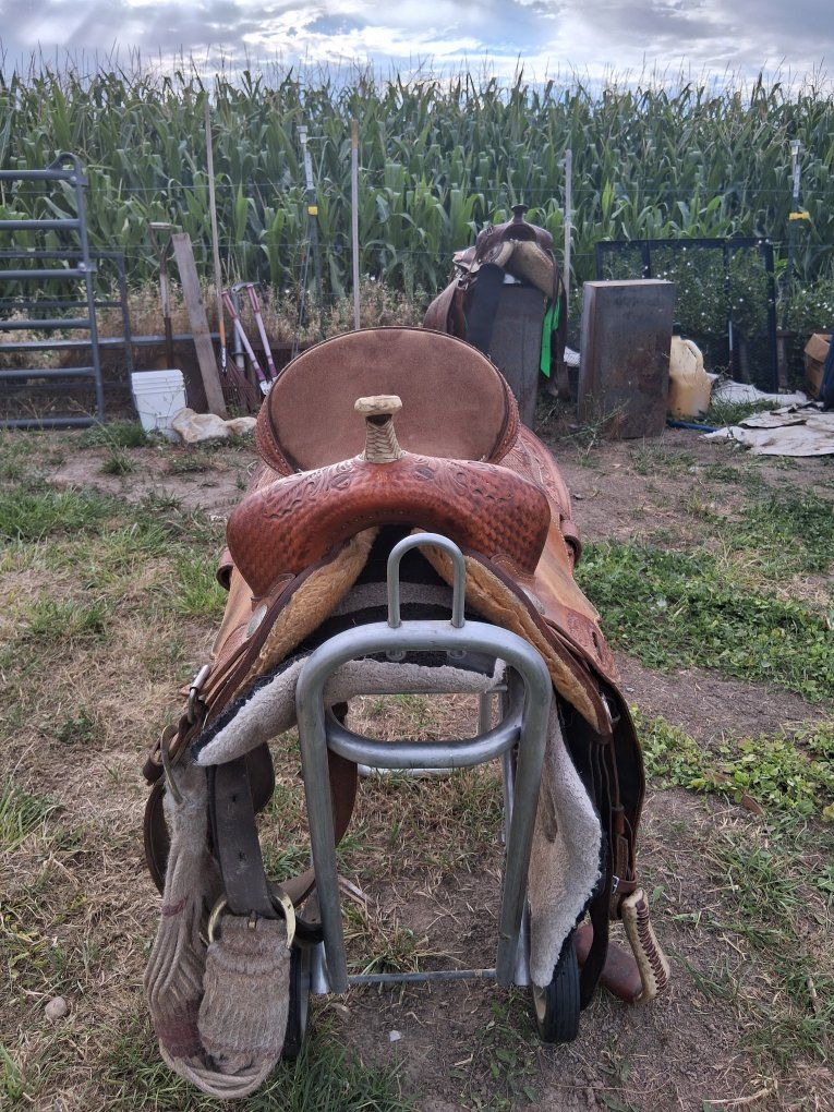 14in barrel saddle, in perfect condition 
