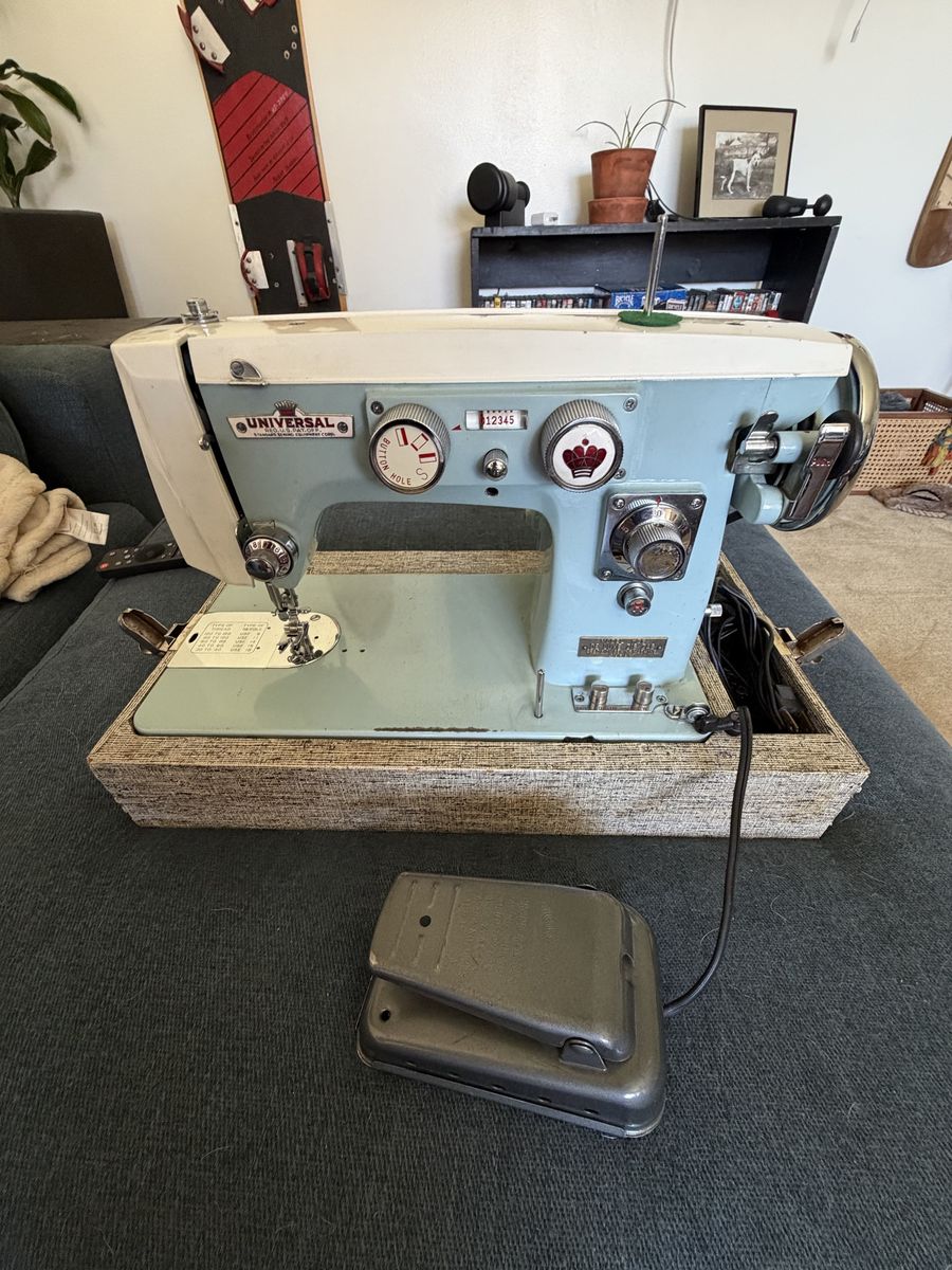 Vintage Universal De Luxe Zig Zag Sewing Machine Model KZB Blue Cream with Pedal