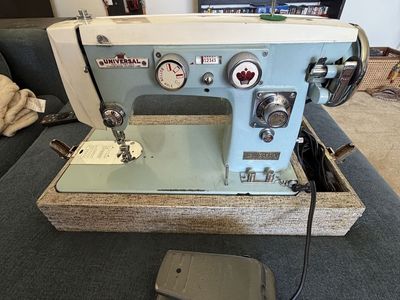 Vintage Universal De Luxe Zig Zag Sewing Machine Model KZB Blue Cream with Pedal
