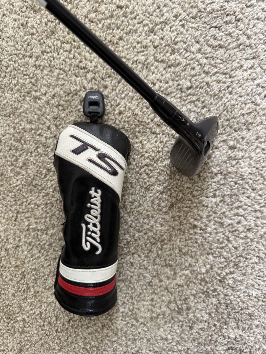 Titleist TSR2- 22 Degree Hybrid Rescue Club Fo