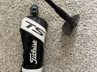 Titleist TSR2- 22 Degree Hybrid Rescue Club Fo