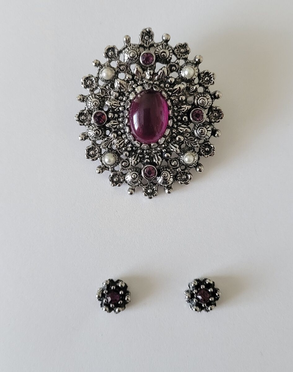 Sarah Coventry Pin/Pendant and Earrings Set