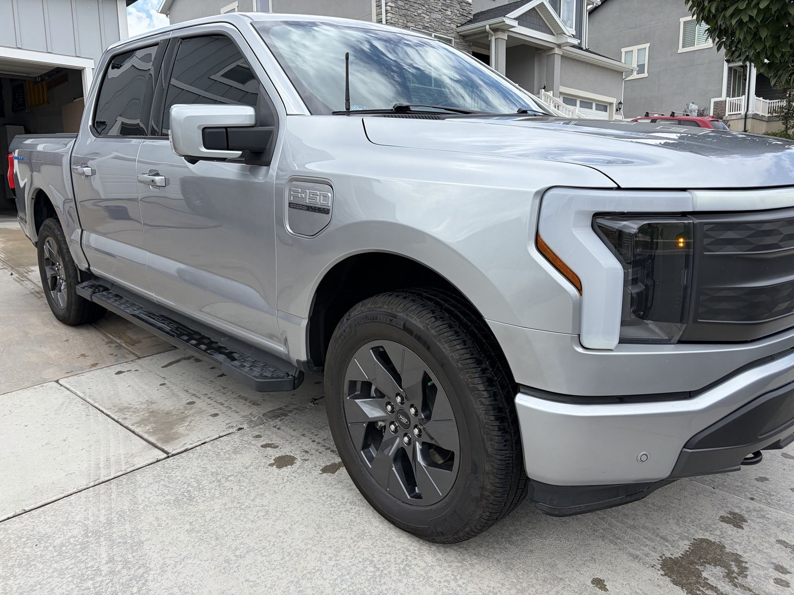 2022 Ford F-150 Lightning LARIAT