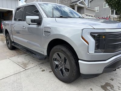 2022 Ford F-150 Lightning LARIAT
